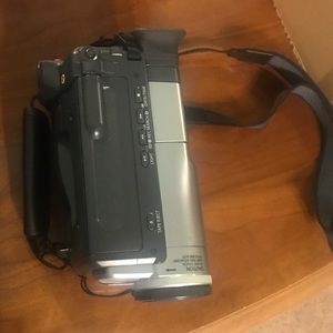 Samsung video camera, with bag